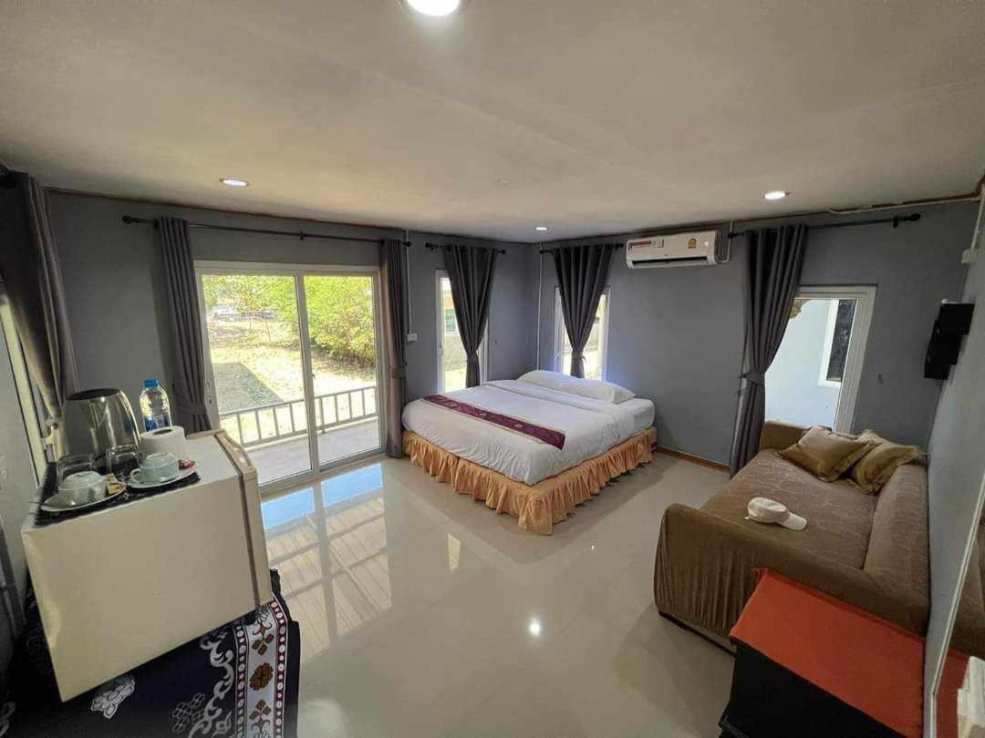 Family Resort Koh Phayam Luaran gambar